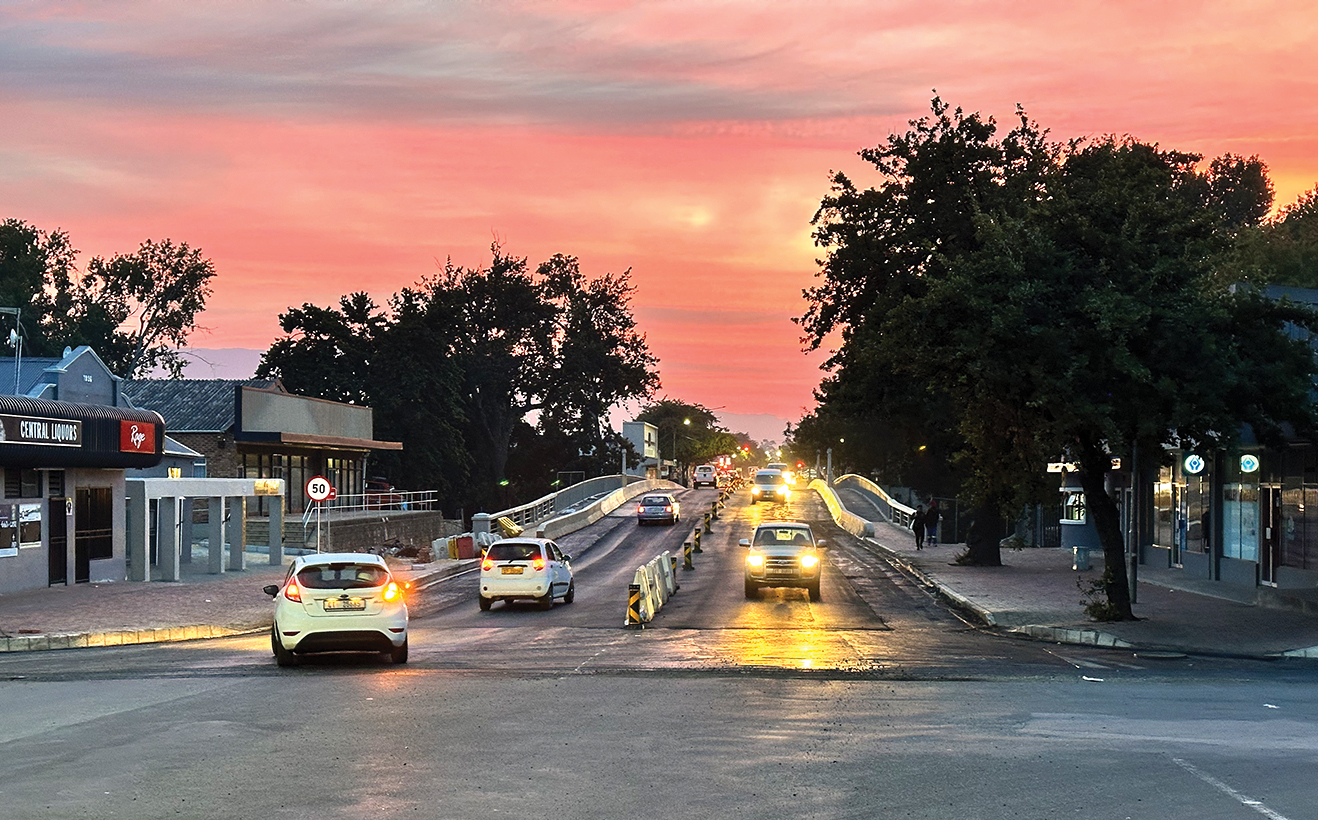 Brug moet einde April klaar wees